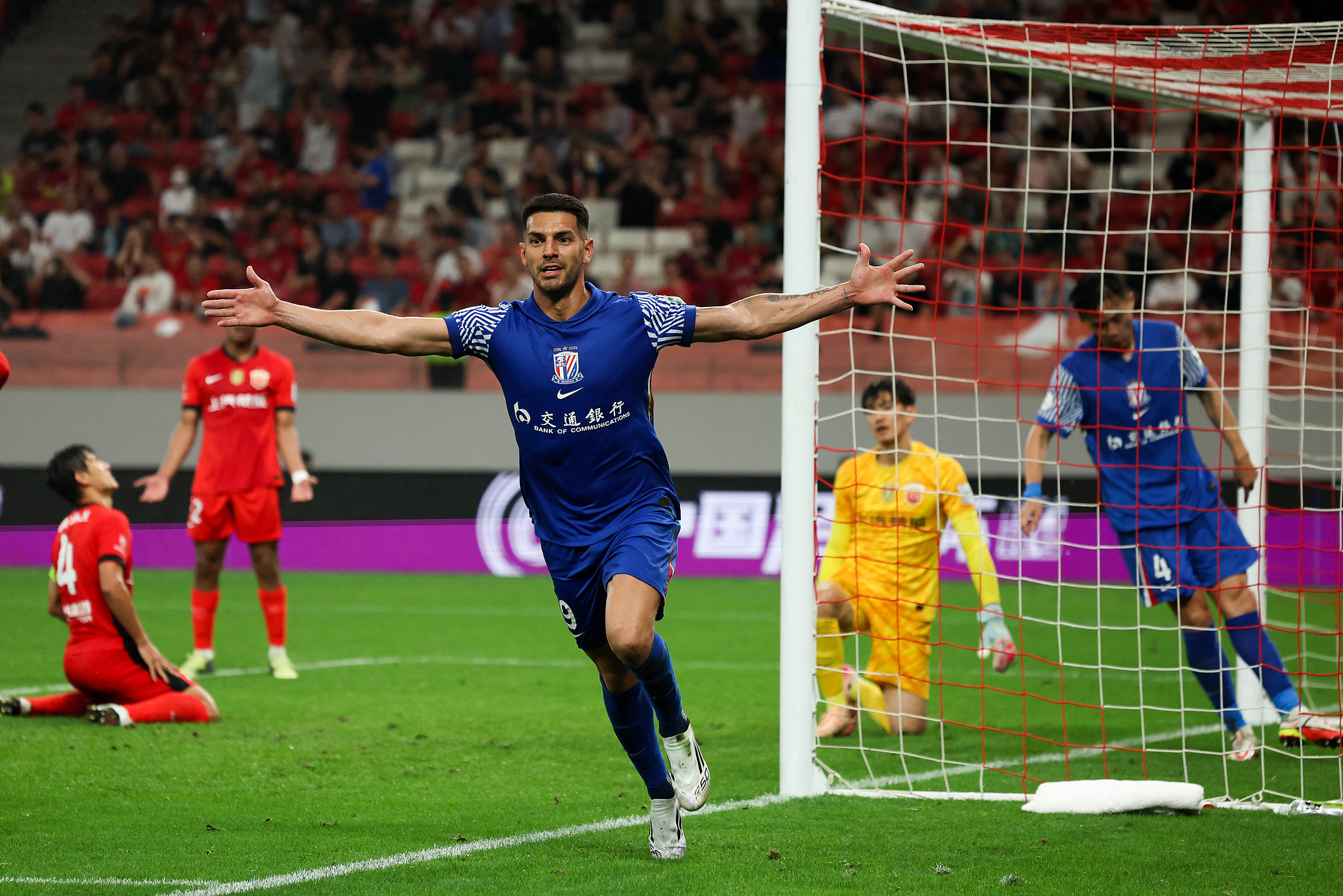 开云体育网站 -包含上海海港加时末段单刀错失，志在德甲名次提升，媒体盛赞，年轻球员得到机会的词条